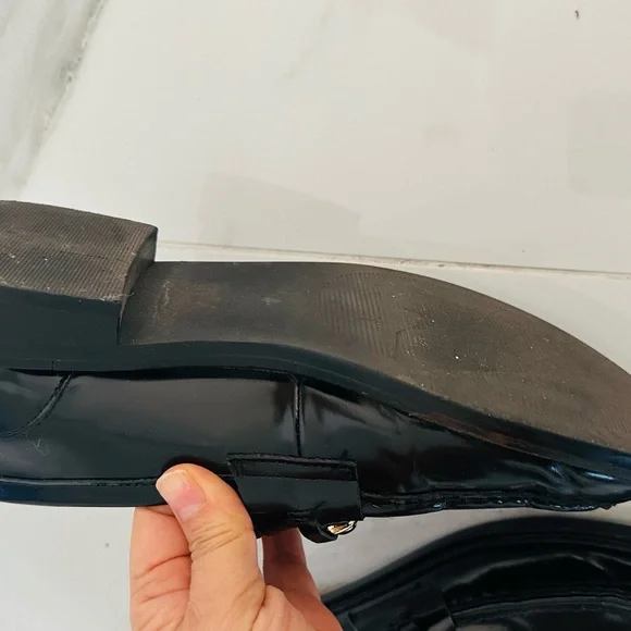 Aldo Shiny Black Loafers with Gold Chain - Picture 4 of 4